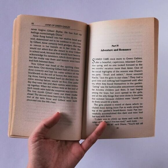 1994 Anne of Green Gables Paperback Illustrated Childrens Classic Book Lucy Maud - Picture 8 of 9